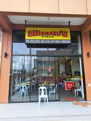 albertos pizza in city of naga