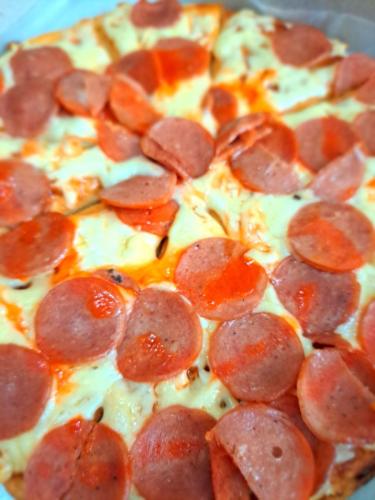 all pepperoni pizza