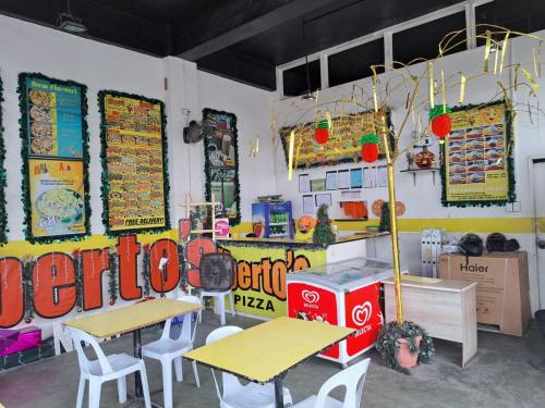 inside altertos pizza